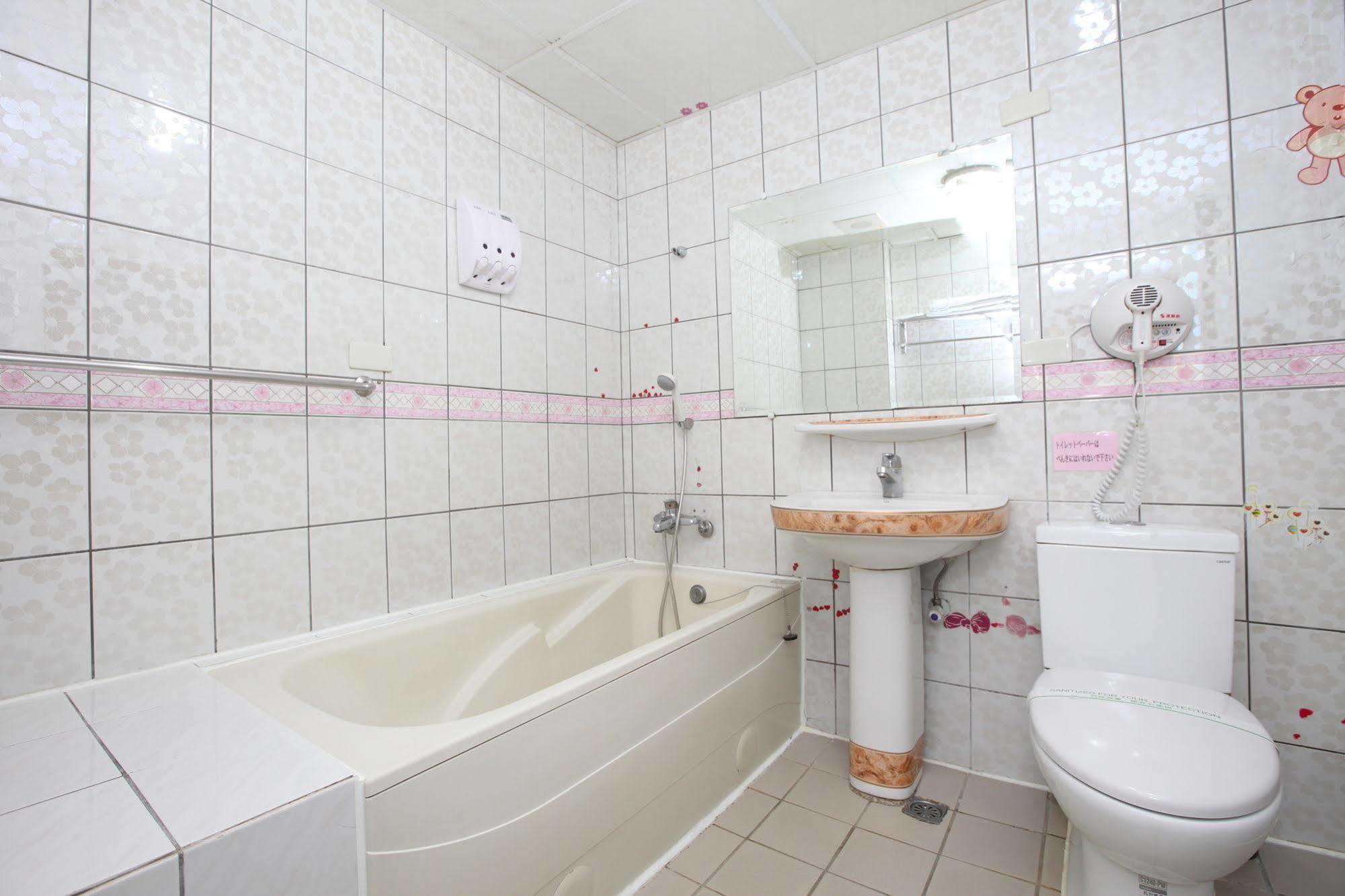 享平方文旅 Hotell Douliu Exteriör bild